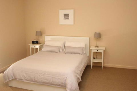 The Lighthouse Beachfront Accommodation - Accommodation Newcastle 5