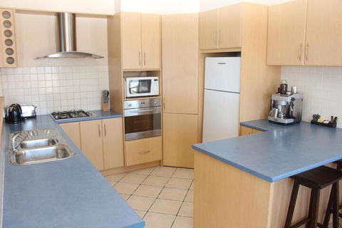 The Lighthouse Beachfront Accommodation - Accommodation Newcastle 7