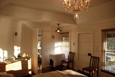 Mancuso Country Cottage Retreat - Accommodation Newcastle 4