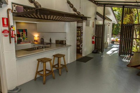 Cairns Beaches Flashpackers - Accommodation Newcastle 1