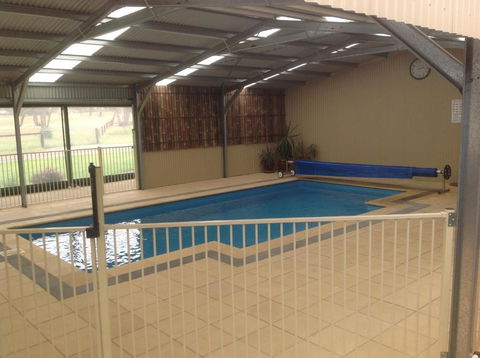 Breakaway Farmstay - Accommodation Newcastle 6