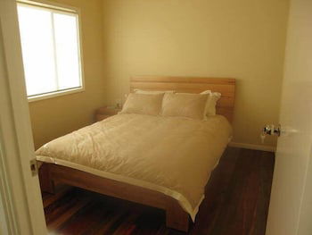 Flame Hill Vineyard - Accommodation Newcastle 3