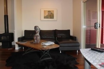 Flame Hill Vineyard - Accommodation Newcastle 5