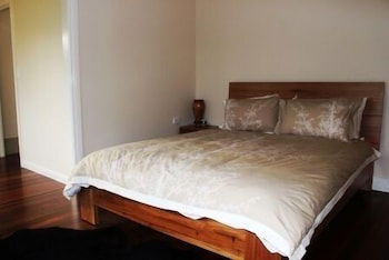 Flame Hill Vineyard - Accommodation Newcastle 2