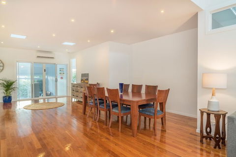 Currawong Close - Rejuvenate Stays - Accommodation Newcastle 7