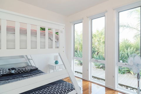 Currawong Close - Rejuvenate Stays - Accommodation Newcastle 6