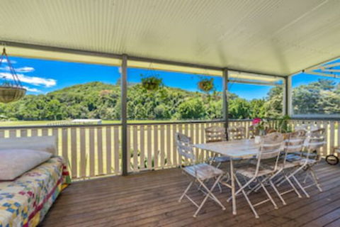 Escape To Baileys On Fernleigh - Accommodation Newcastle 0