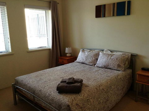 Eastgate Apartment - Accommodation Newcastle 5