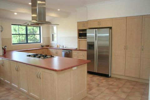 Kia Ora Lookout Retreat - Accommodation Newcastle 2
