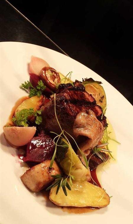 SEE Restaurant - Accommodation Newcastle 4
