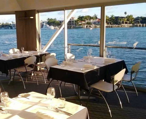 SEE Restaurant - Accommodation Newcastle 6
