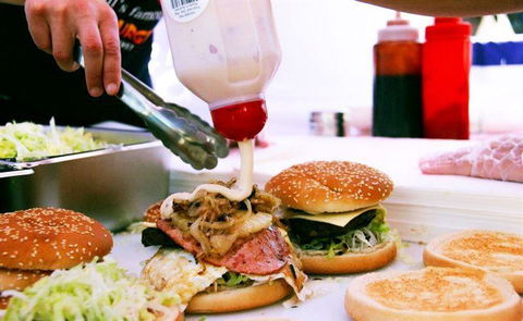Paul's Famous Hamburgers - Accommodation Newcastle 3