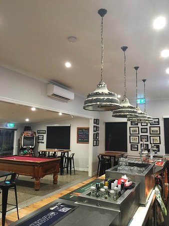 Hearn's Meredith Hotel - Accommodation Newcastle 0
