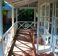 Two Sisters  A Chef - Accommodation Newcastle