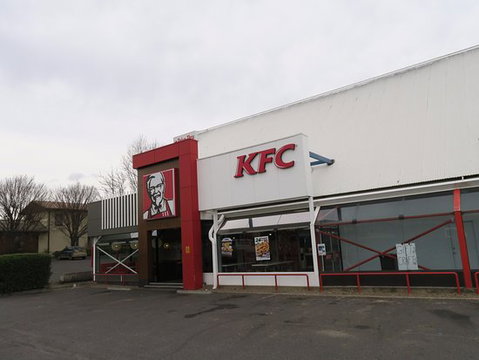 KFC COOMA - Accommodation Newcastle 0