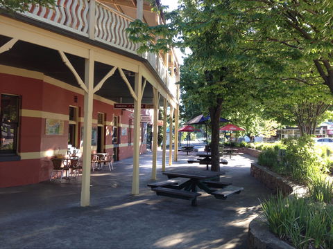 Alpine Hotel Bright - Accommodation Newcastle 0