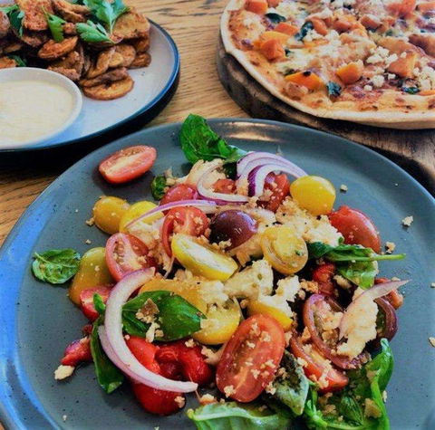 Tom's Italian - Accommodation Newcastle 0