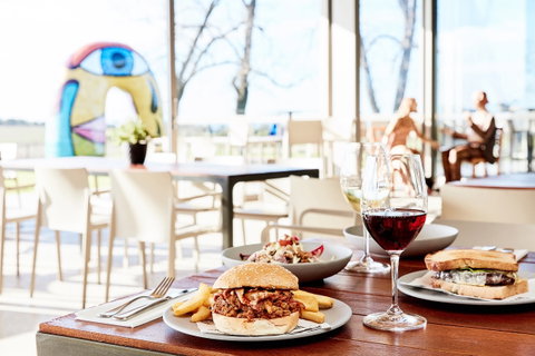 Wine Terrace And Cellar Door At Pt Leo Estate - Accommodation Newcastle 1