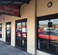 Frankies at Forde - Accommodation Newcastle