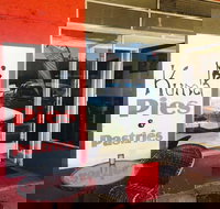 Kuma Pies - Accommodation Newcastle