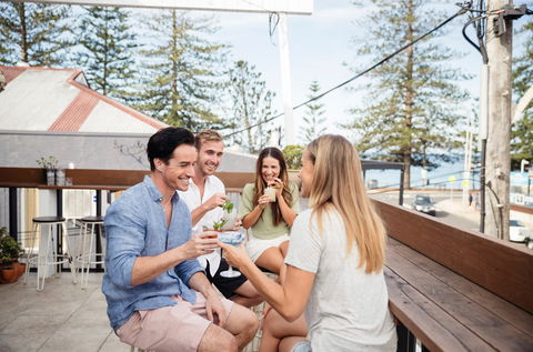 Rhonda's - Accommodation Newcastle 0