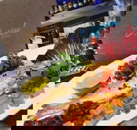 Social Dining - Accommodation Newcastle