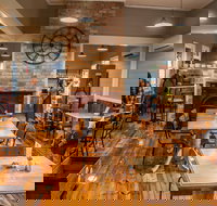 Tracks on Point Cafe - Accommodation Newcastle