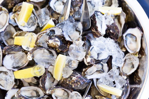 Gallery Restaurant - Seafood Buffet - Accommodation Newcastle 2