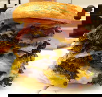 St. Burgs - Caroline Springs - Accommodation Newcastle