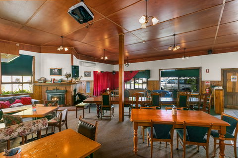 Archies Couch - Accommodation Newcastle 1