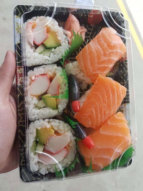 Tong Tong Sushi - Accommodation Newcastle 0