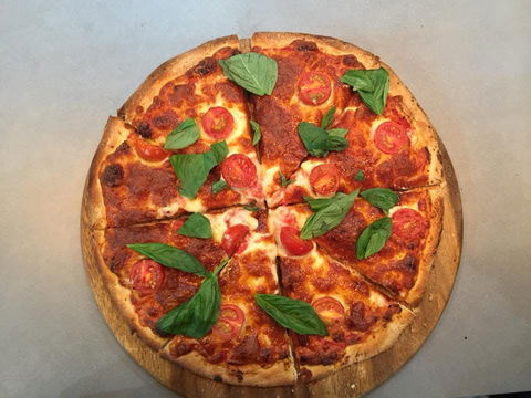 Deluxe Gourmet Pizza - Accommodation Newcastle 0