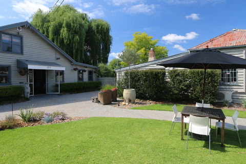 Grumpy And Sweethearts - Accommodation Newcastle 1