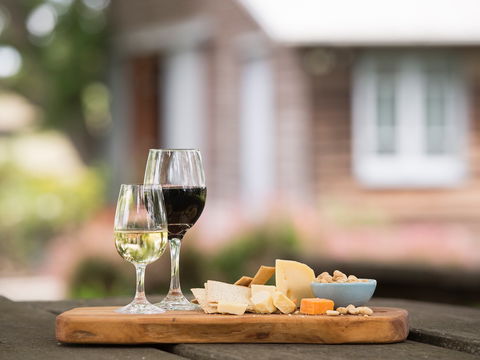 Clovely Estate Vineyard Cellar Door - Accommodation Newcastle 0