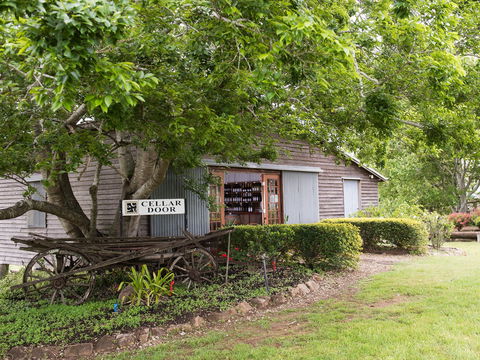 Clovely Estate Vineyard Cellar Door - Accommodation Newcastle 1