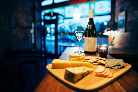 Laura St Seafood - Accommodation Newcastle 0