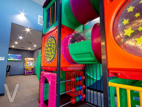 V Hotel - Accommodation Newcastle 2