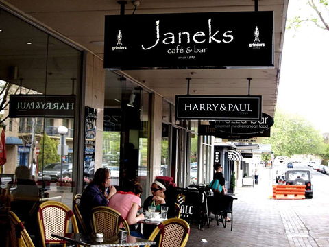 Janeks - Accommodation Newcastle 0