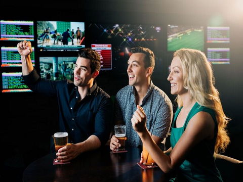 Steelers Leagues Club - Accommodation Newcastle 1