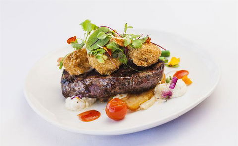 L' Aqua Restaurant - Accommodation Newcastle 4