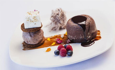 L' Aqua Restaurant - Accommodation Newcastle 5