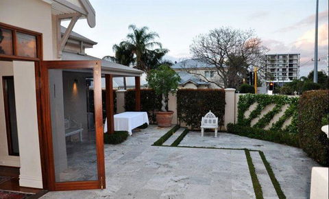 Perugino - Accommodation Newcastle 6