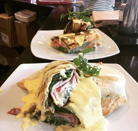 Abstract Cafe - Accommodation Newcastle 5