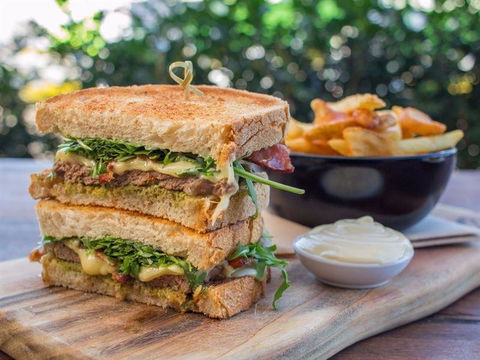 Gamble & Brown - Accommodation Newcastle 11