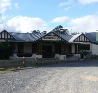 Pub in the Paddock - Accommodation Newcastle