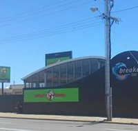 Breakers Bar  Cafe - Accommodation Newcastle