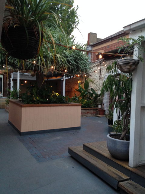 Roxie's - Accommodation Newcastle 6