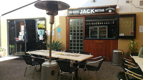Burleigh Waters Tavern - Accommodation Newcastle 0