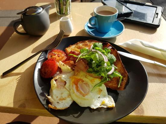 Lefthand Branch QLD Accommodation Newcastle