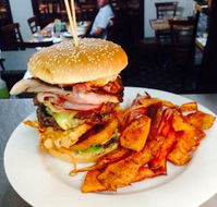 Gin Gin Hotel - Accommodation Newcastle